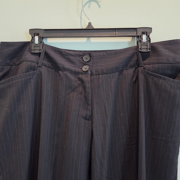 Lane Bryant Women's Dark Charcoal With Lavendar Pinstripe Pants Size 14 - Picture 5 of 13